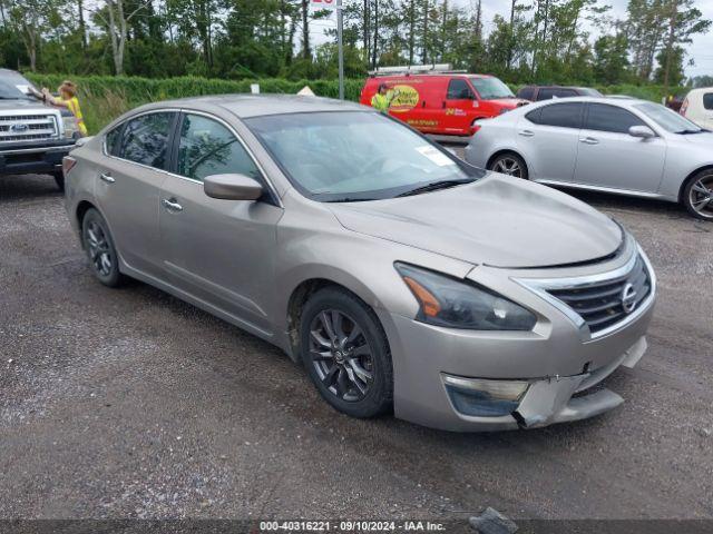  Salvage Nissan Altima