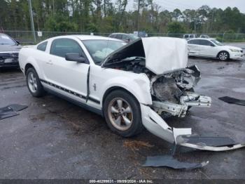  Salvage Ford Mustang