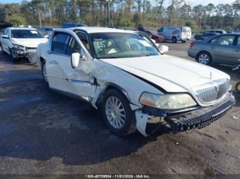  Salvage Lincoln Towncar