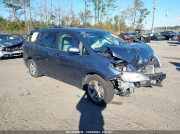  Salvage Toyota Sienna