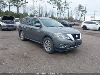  Salvage Nissan Pathfinder