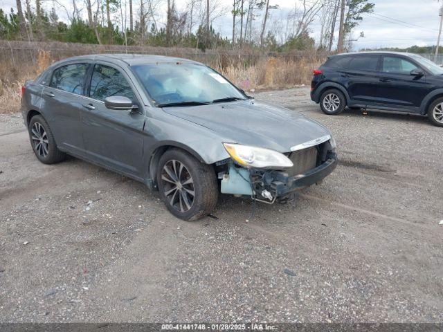  Salvage Chrysler 200