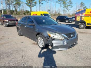  Salvage Nissan Altima