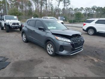  Salvage Nissan Kicks