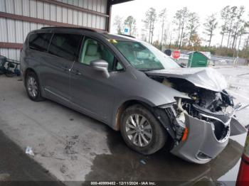  Salvage Chrysler Pacifica