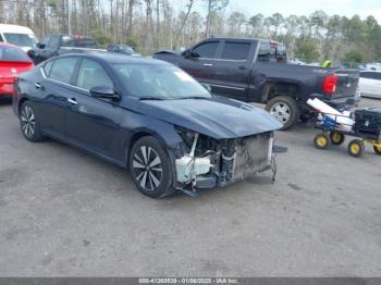  Salvage Nissan Altima