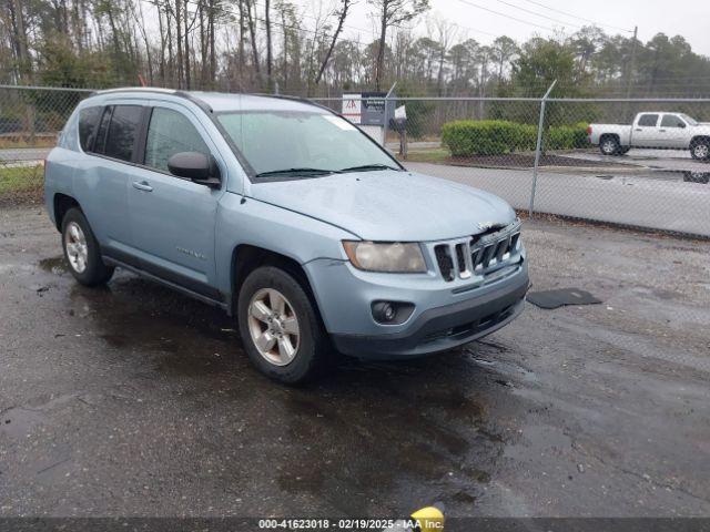  Salvage Jeep Compass