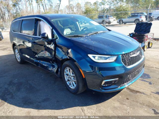  Salvage Chrysler Pacifica