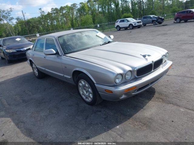  Salvage Jaguar Xj8