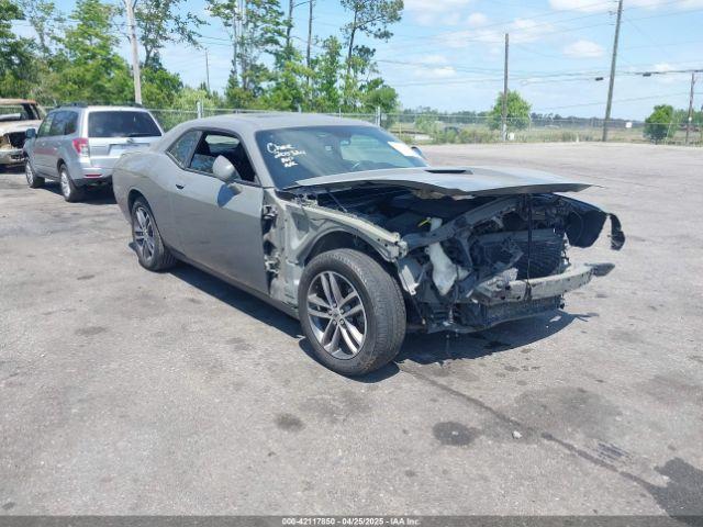  Salvage Dodge Challenger