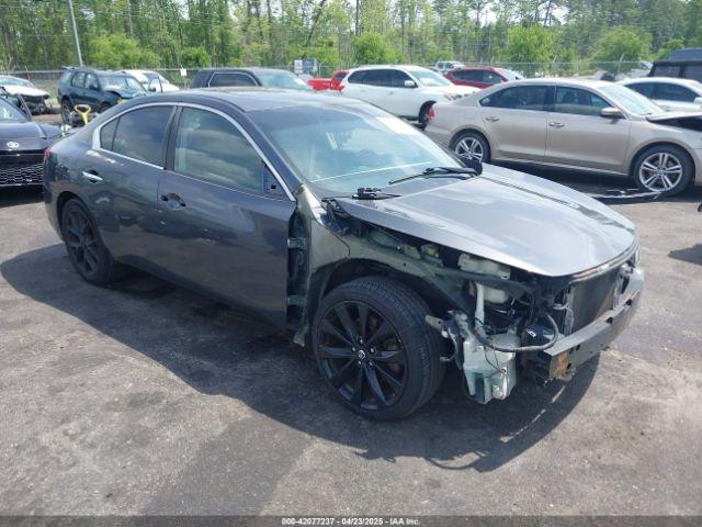  Salvage Nissan Maxima
