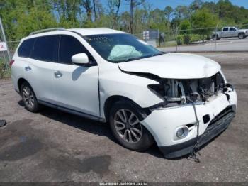  Salvage Nissan Pathfinder