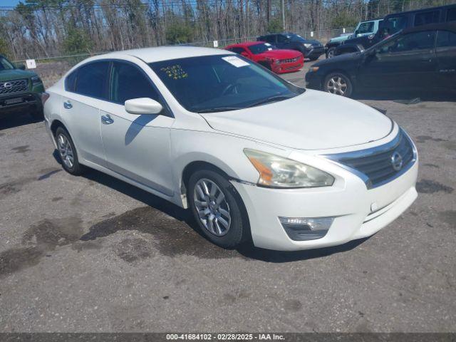  Salvage Nissan Altima