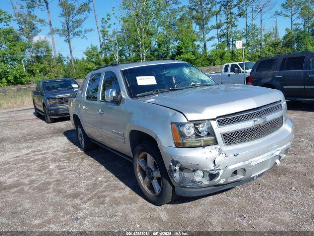  Salvage Chevrolet Avalanche 1500