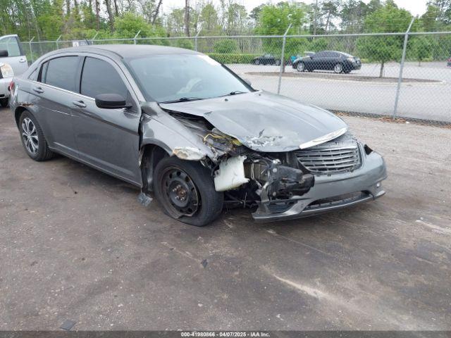  Salvage Chrysler 200