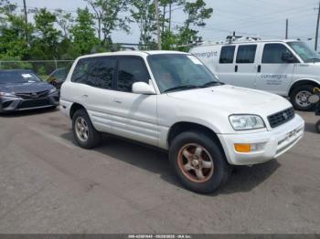  Salvage Toyota RAV4