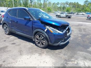  Salvage Nissan Kicks