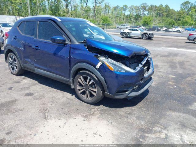  Salvage Nissan Kicks