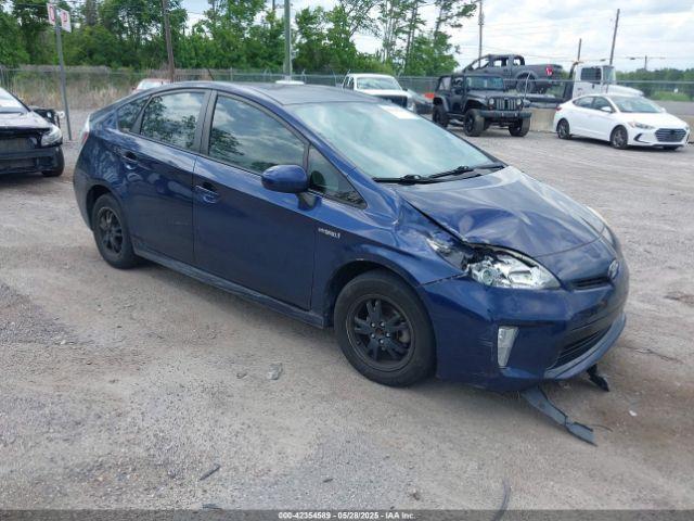  Salvage Toyota Prius