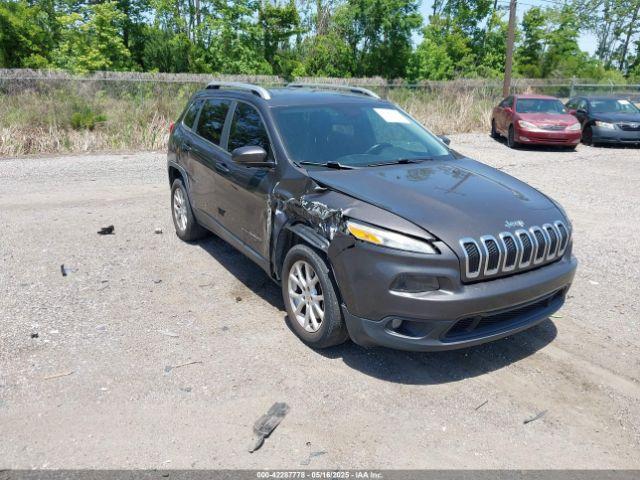  Salvage Jeep Cherokee