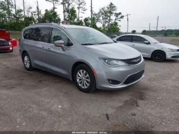  Salvage Chrysler Pacifica