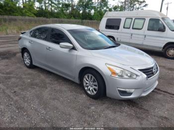  Salvage Nissan Altima