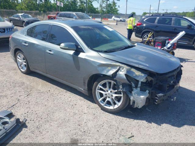  Salvage Nissan Maxima