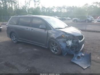  Salvage Toyota Sienna
