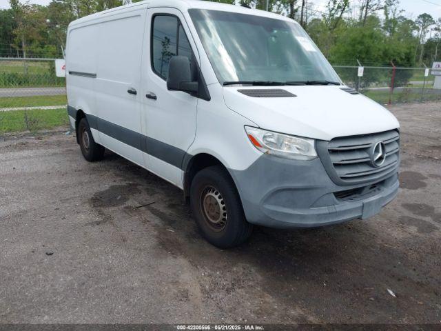  Salvage Mercedes-Benz Sprinter 2500