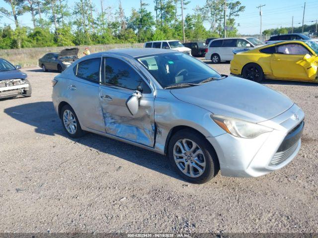  Salvage Toyota Yaris