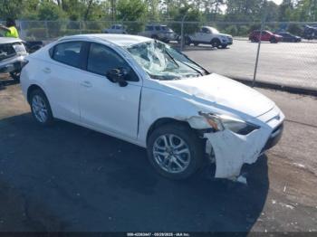  Salvage Toyota Yaris