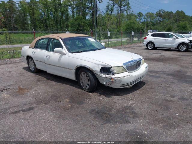  Salvage Lincoln Towncar