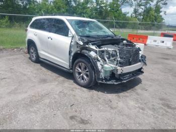  Salvage Toyota Highlander