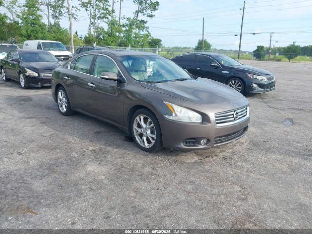  Salvage Nissan Maxima