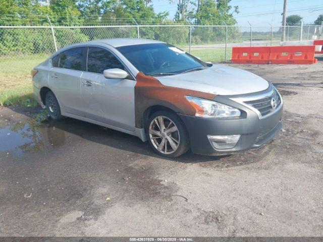  Salvage Nissan Altima