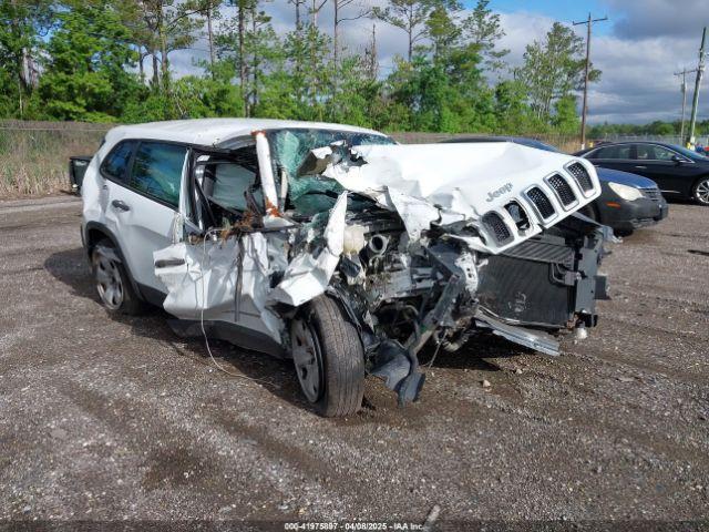 Salvage Jeep Cherokee