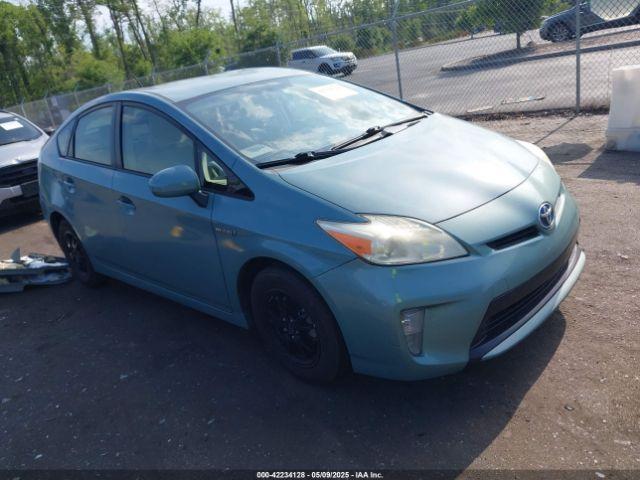  Salvage Toyota Prius