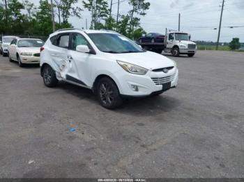  Salvage Hyundai TUCSON