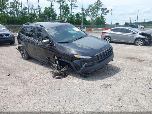  Salvage Jeep Cherokee