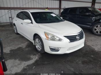  Salvage Nissan Altima