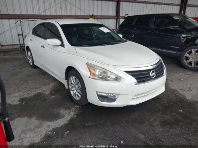 Salvage Nissan Altima