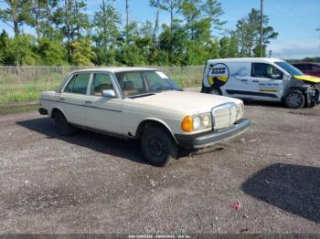  Salvage Mercedes-Benz 240