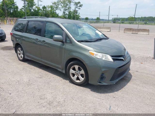  Salvage Toyota Sienna