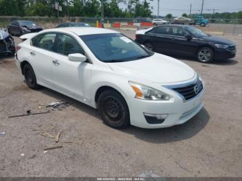  Salvage Nissan Altima