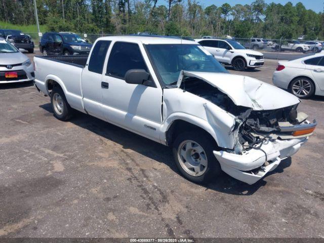  Salvage Chevrolet S-10