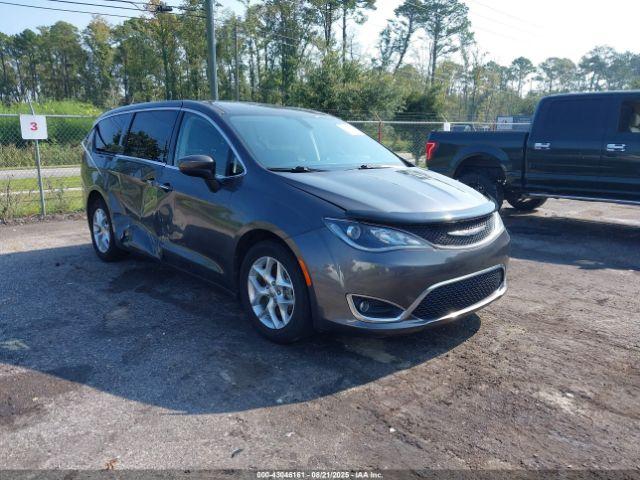  Salvage Chrysler Pacifica