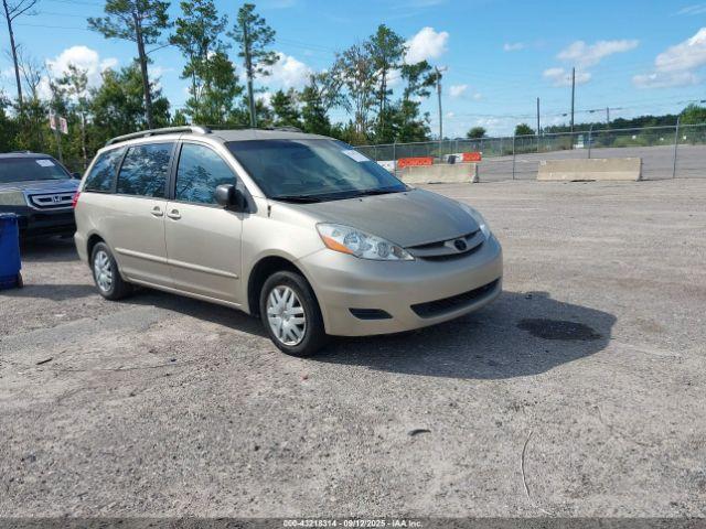  Salvage Toyota Sienna