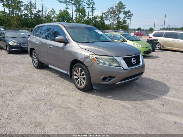  Salvage Nissan Pathfinder