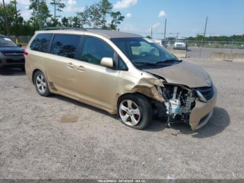  Salvage Toyota Sienna