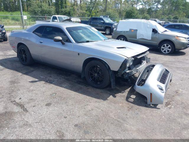  Salvage Dodge Challenger